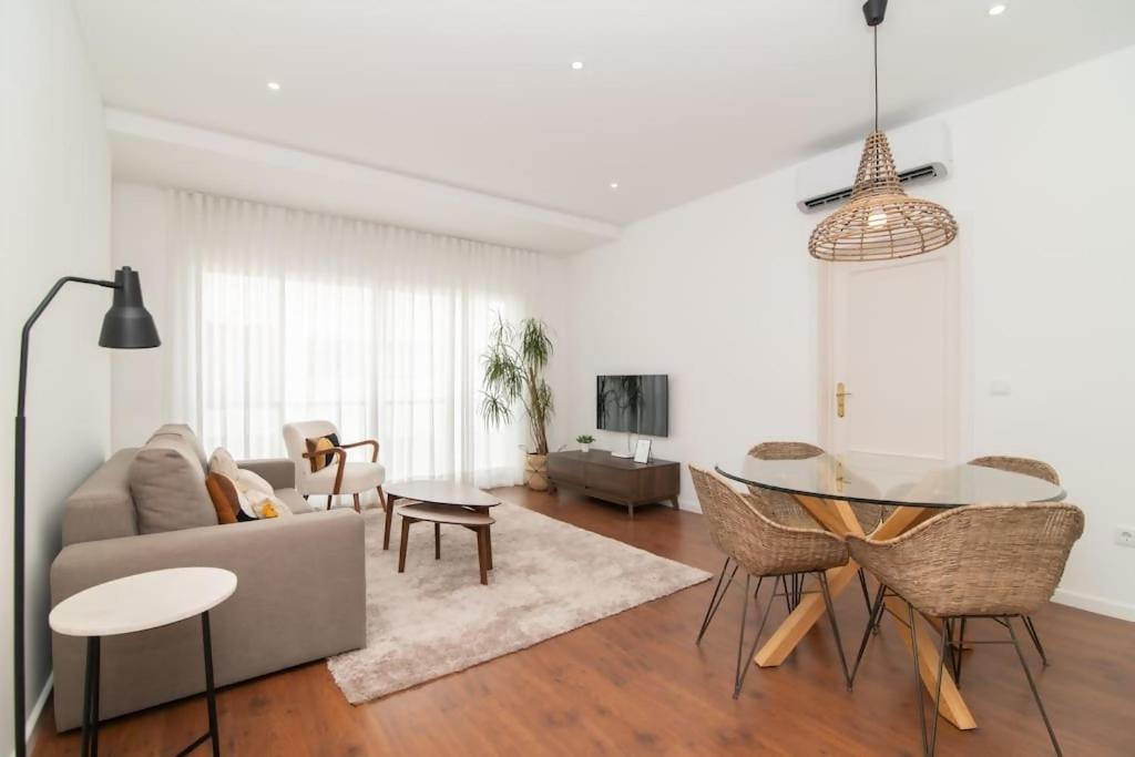 Cozy Sea View Apartment Near City & Airport Ponta Delgada Exterior foto